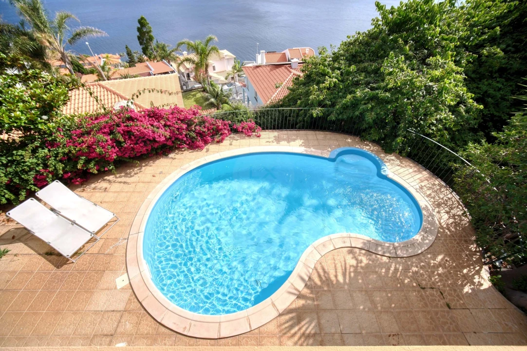 Moradia T4 para Venda em Caniço Foto 2