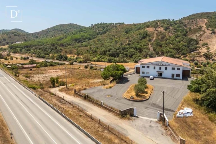 Negócio para Venda em São Silvestre Foto 1