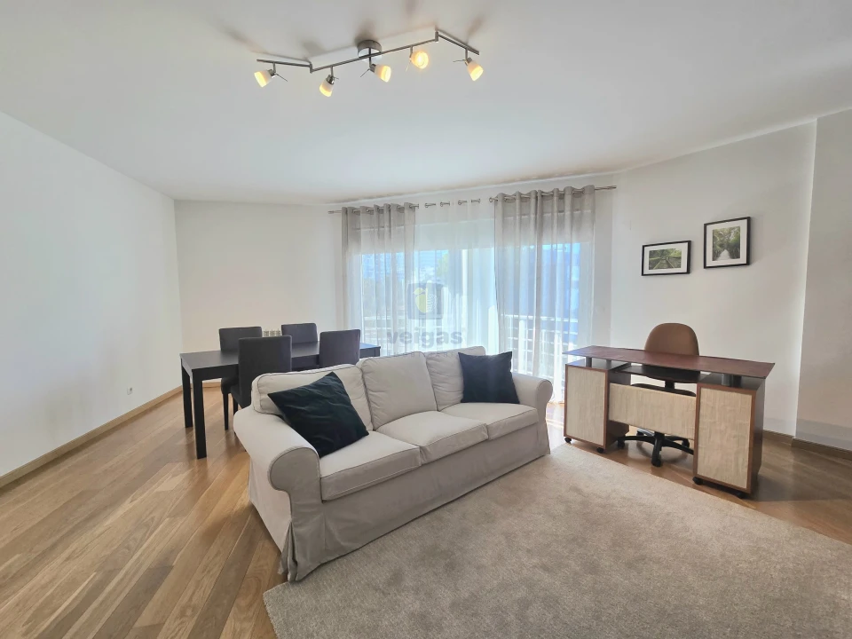 Apartamento T2 para Arrendamento em Parque das Nações Foto 2