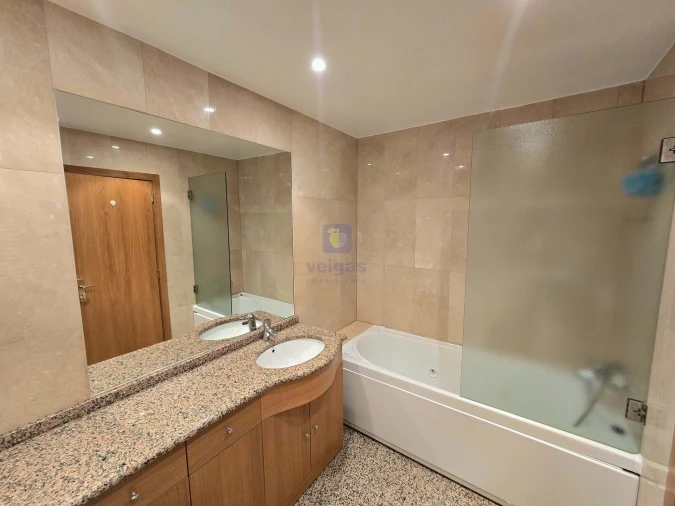 Apartamento T2 para Arrendamento em Parque das Nações Foto 10