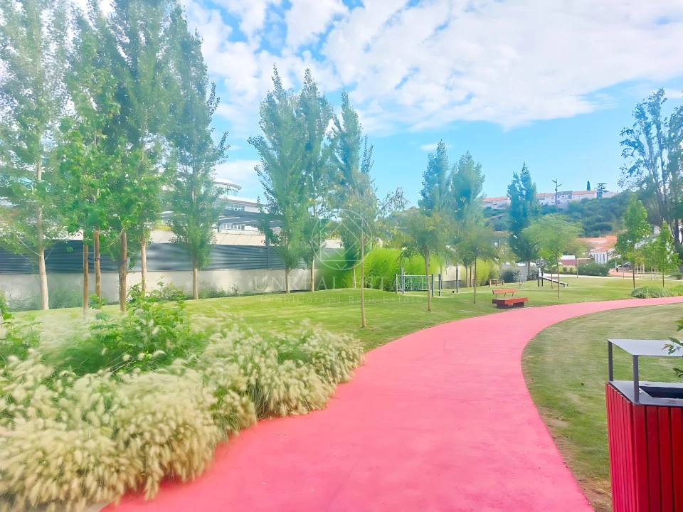 Apartamento T2 para Arrendamento em Torres Novas (Santa Maria, Salvador e Santiago) Foto 24