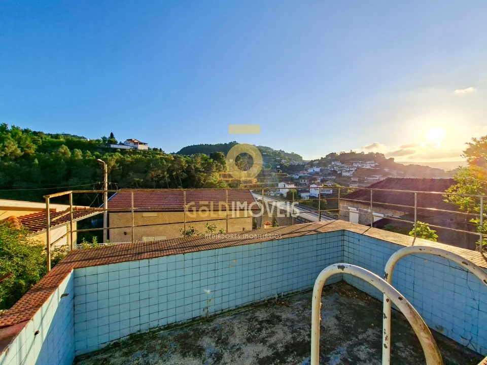 Moradia T5 para Venda em Souselo Foto 15