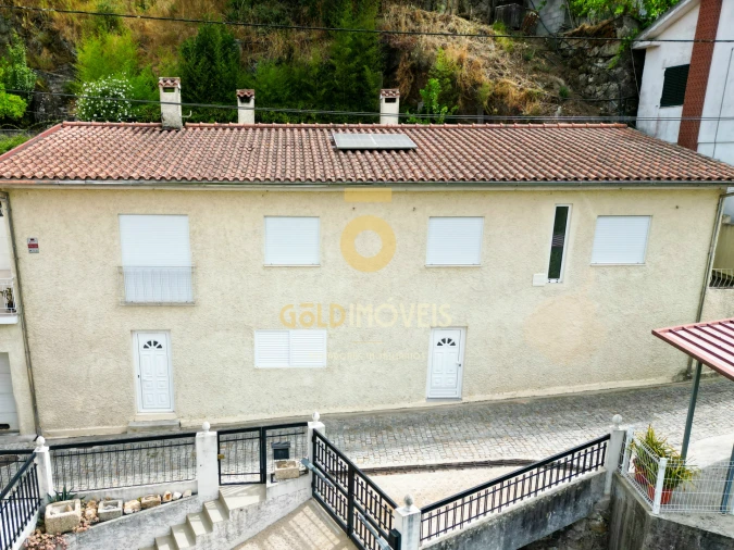 Moradia T5 para Venda em Souselo Foto 21