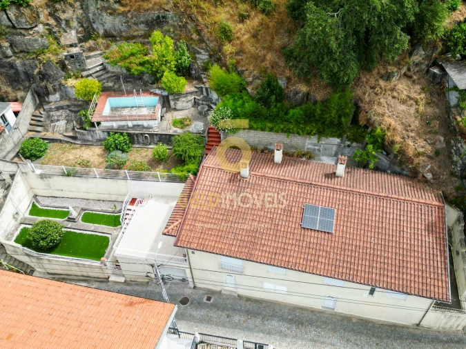 Moradia T5 para Venda em Souselo Foto 22