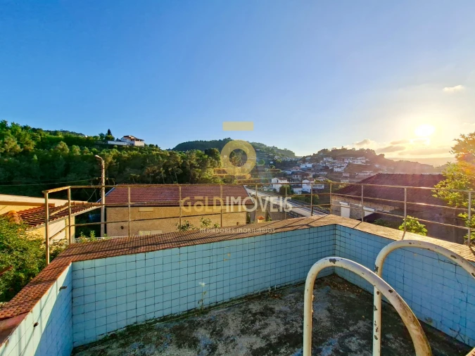 Moradia T5 para Venda em Souselo Foto 15