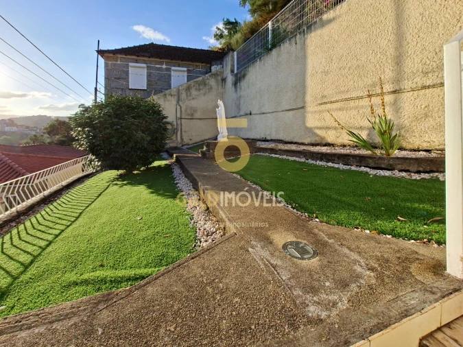 Moradia T5 para Venda em Souselo Foto 7