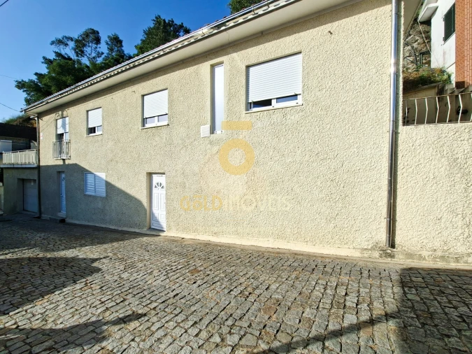 Moradia T5 para Venda em Souselo Foto 25