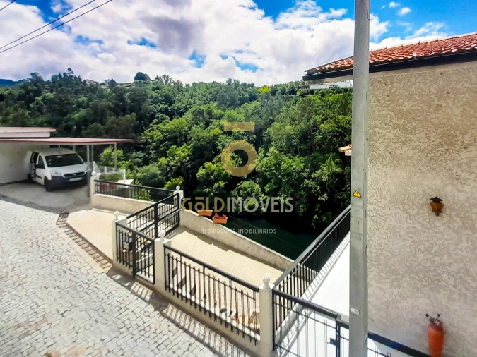 Moradia T5 para Venda em Souselo Foto 19