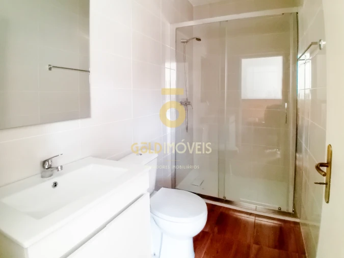 Moradia T5 para Venda em Souselo Foto 19