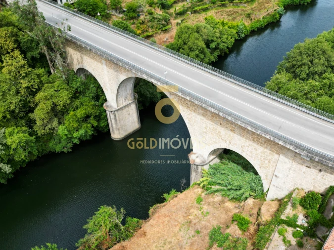 Moradia T5 para Venda em Souselo Foto 23