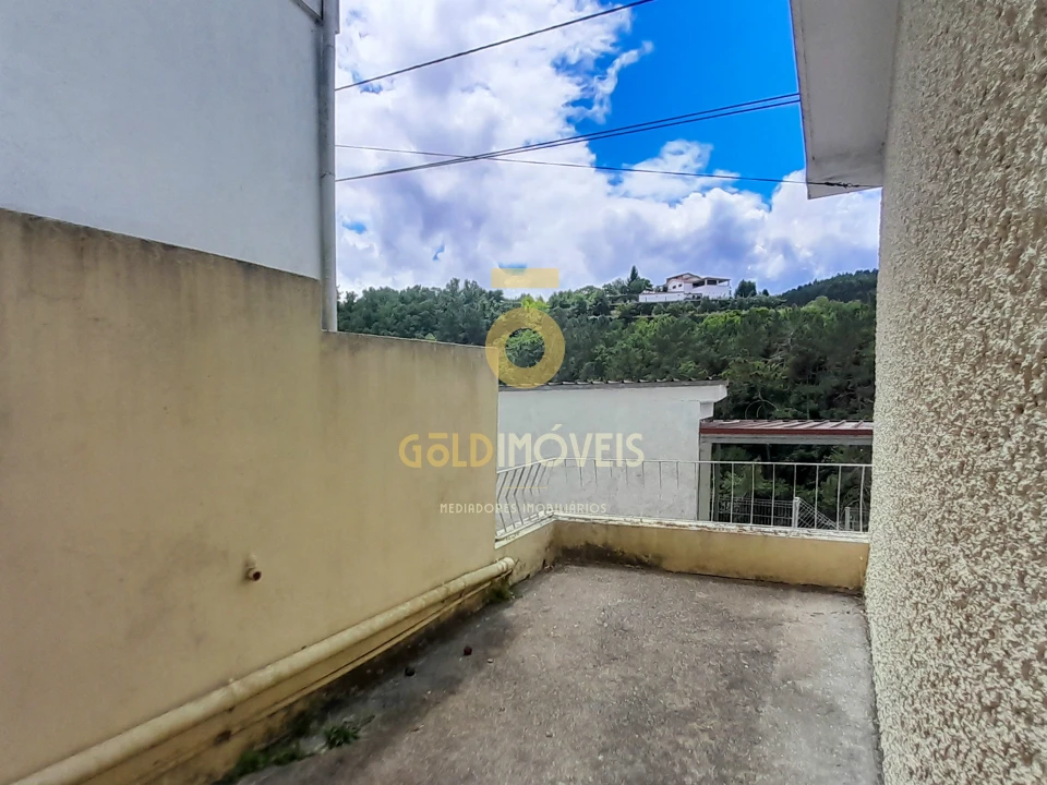 Moradia T5 para Venda em Souselo Foto 14