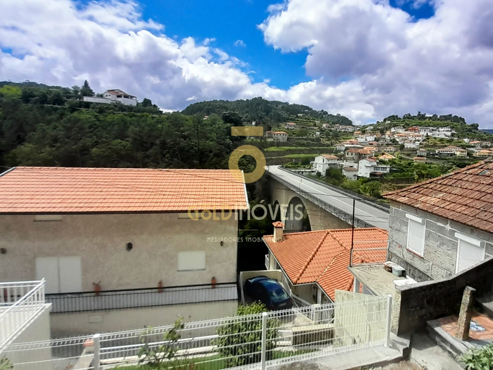 Moradia T5 para Venda em Souselo Foto 17