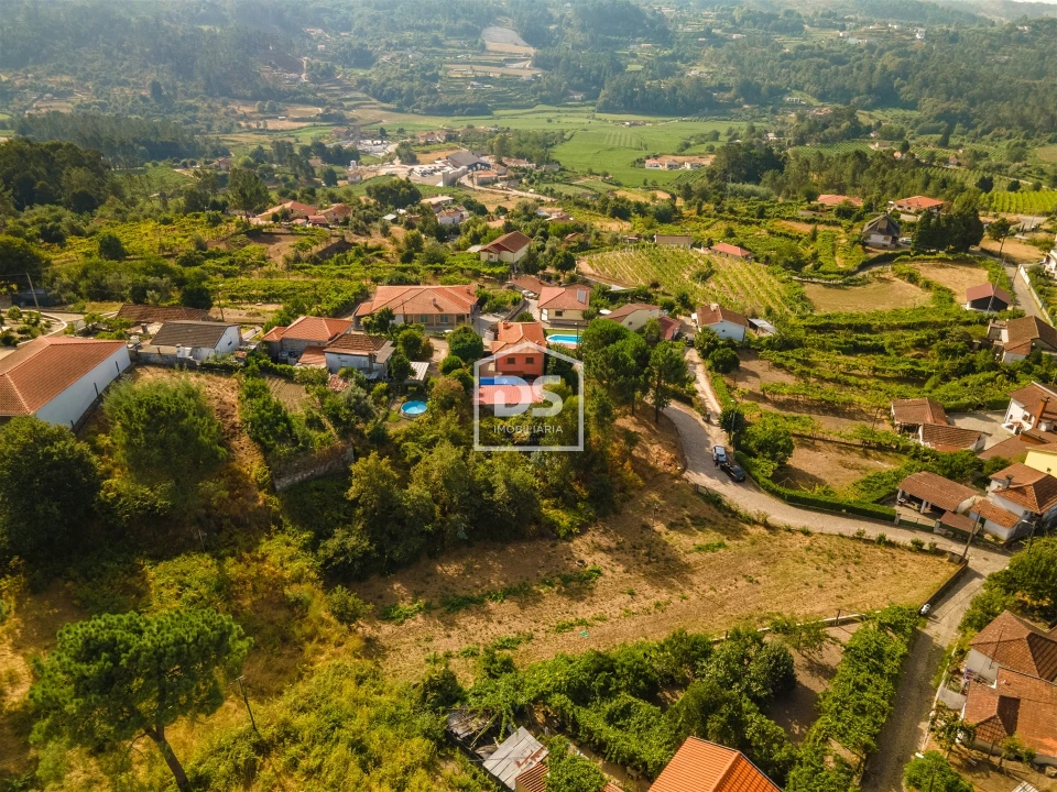Terreno para Venda em Mancelos Foto 2