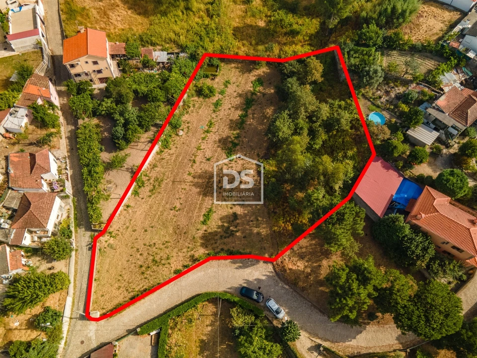 Terreno para Venda em Mancelos Foto 1