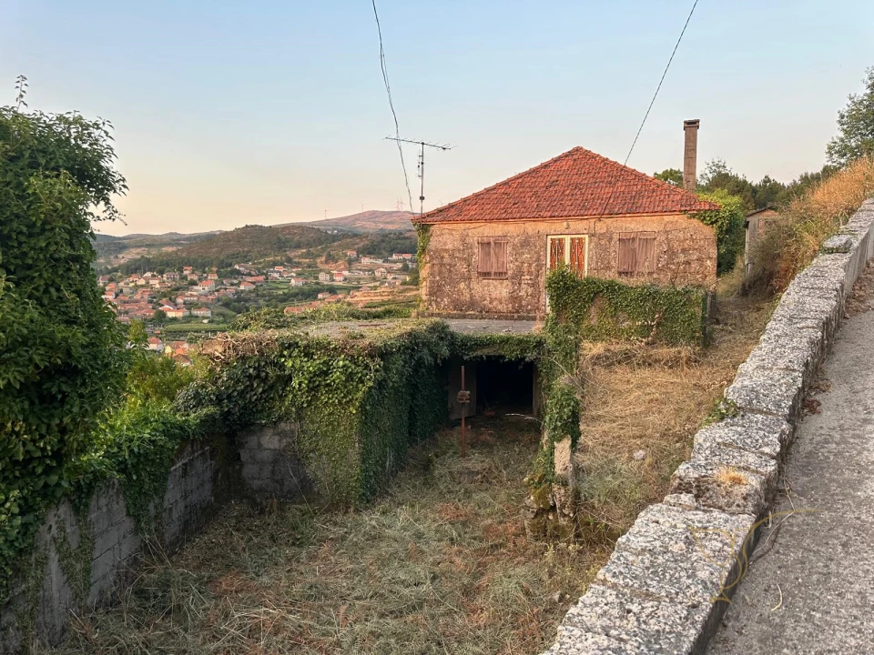 Moradia T2 para Venda em Parada do Monte e Cubalhão Foto 2