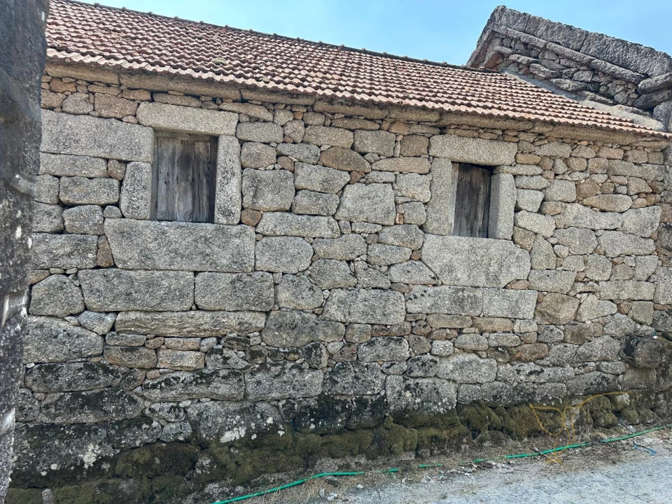 Moradia T0 para Venda em Castro Laboreiro e Lamas de Mouro Foto 4