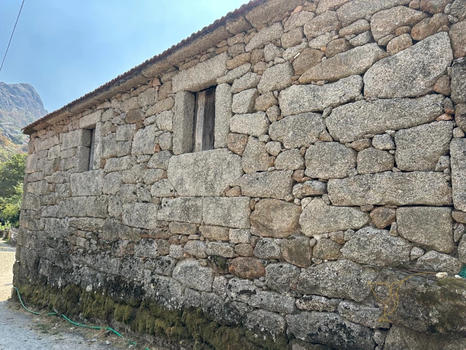 Moradia T0 para Venda em Castro Laboreiro e Lamas de Mouro Foto 5