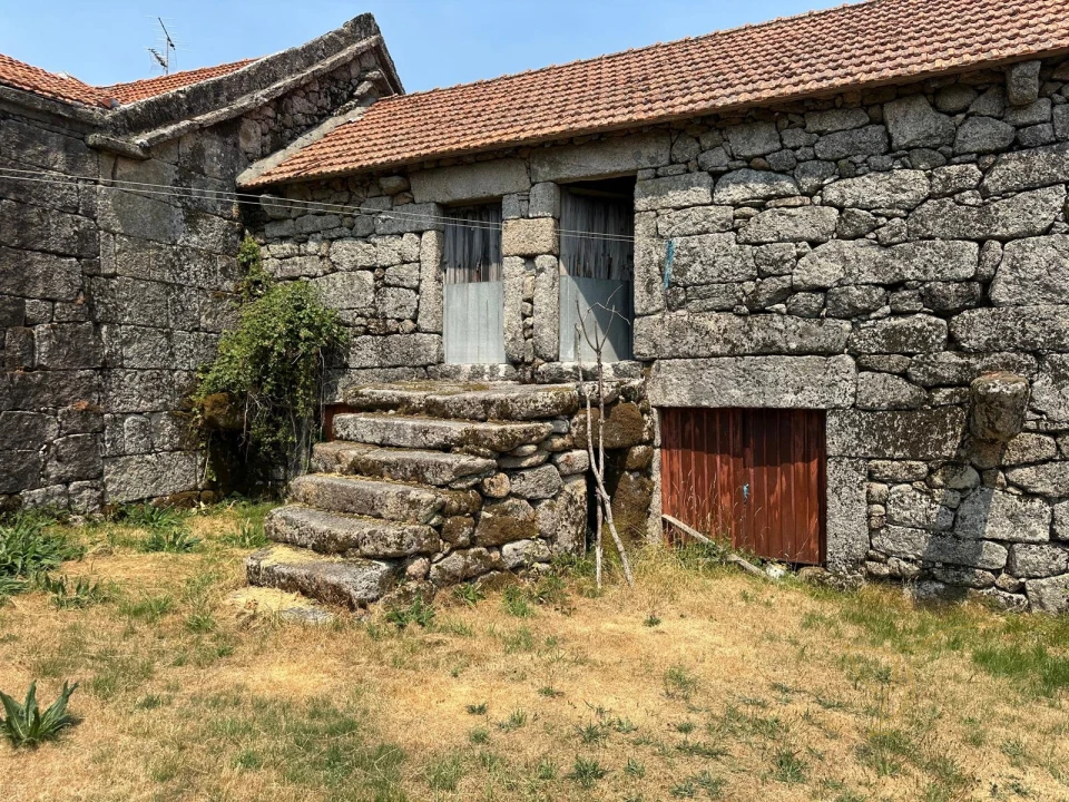 Moradia T0 para Venda em Castro Laboreiro e Lamas de Mouro Foto 3