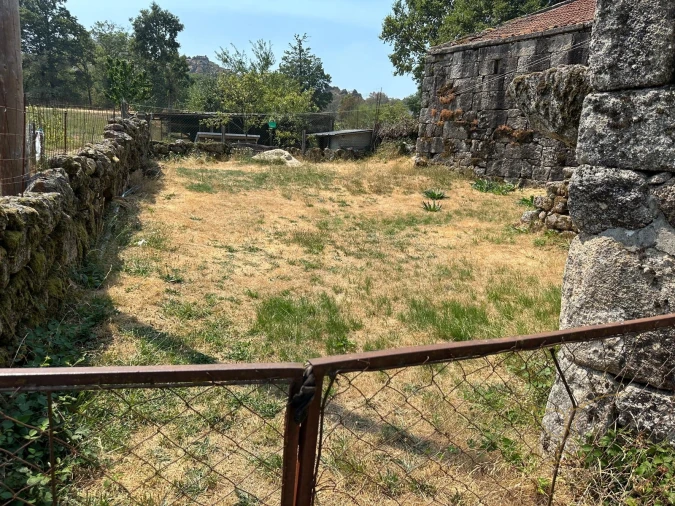 Moradia T0 para Venda em Castro Laboreiro e Lamas de Mouro Foto 6