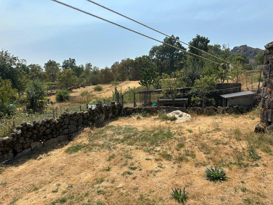 Moradia T0 para Venda em Castro Laboreiro e Lamas de Mouro Foto 7