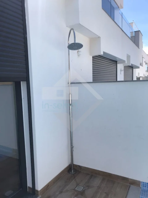 Moradia T3 para Venda em Moncarapacho e Fuseta