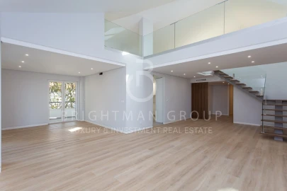 Apartamento T3 para Venda em Carcavelos e Parede