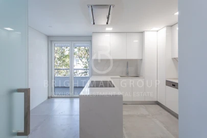 Apartamento T3 para Venda em Carcavelos e Parede