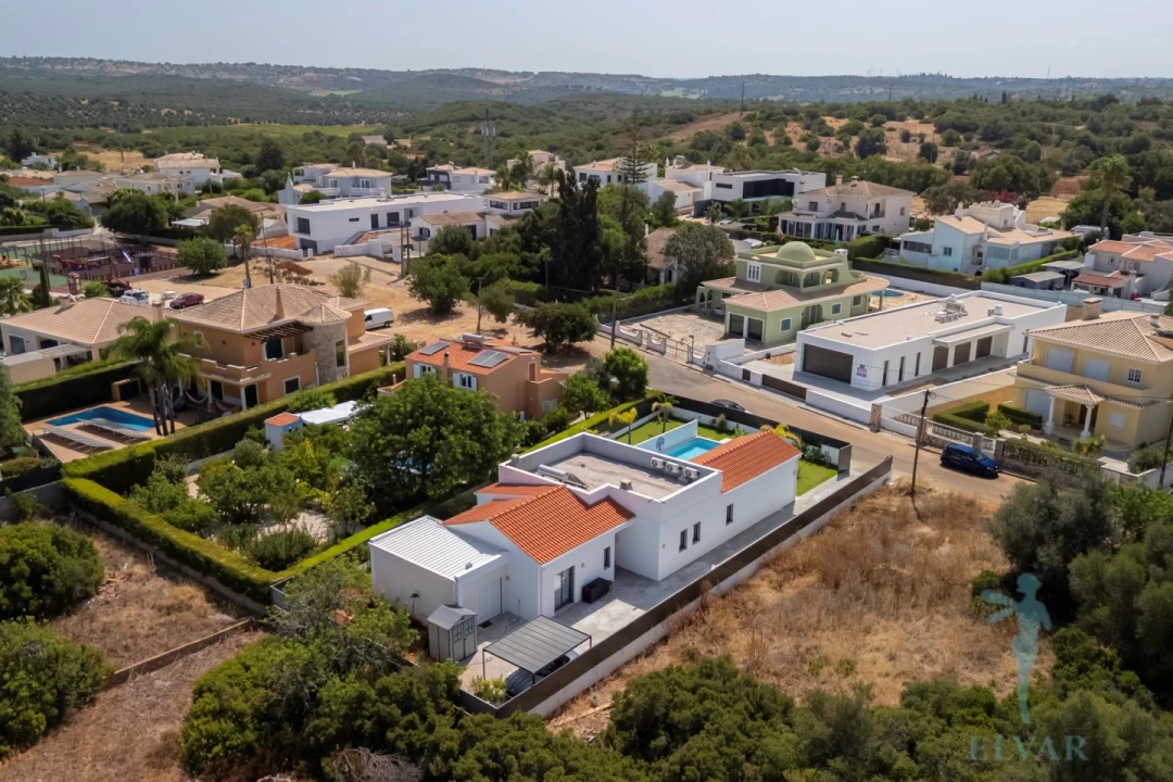 Moradia T3 para Venda em Mexilhoeira Grande Foto 50