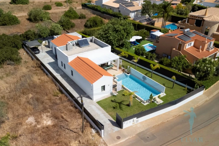 Moradia T3 para Venda em Mexilhoeira Grande Foto 4