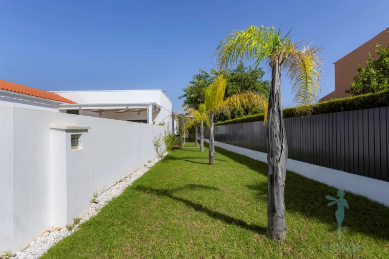 Moradia T3 para Venda em Mexilhoeira Grande Foto 8