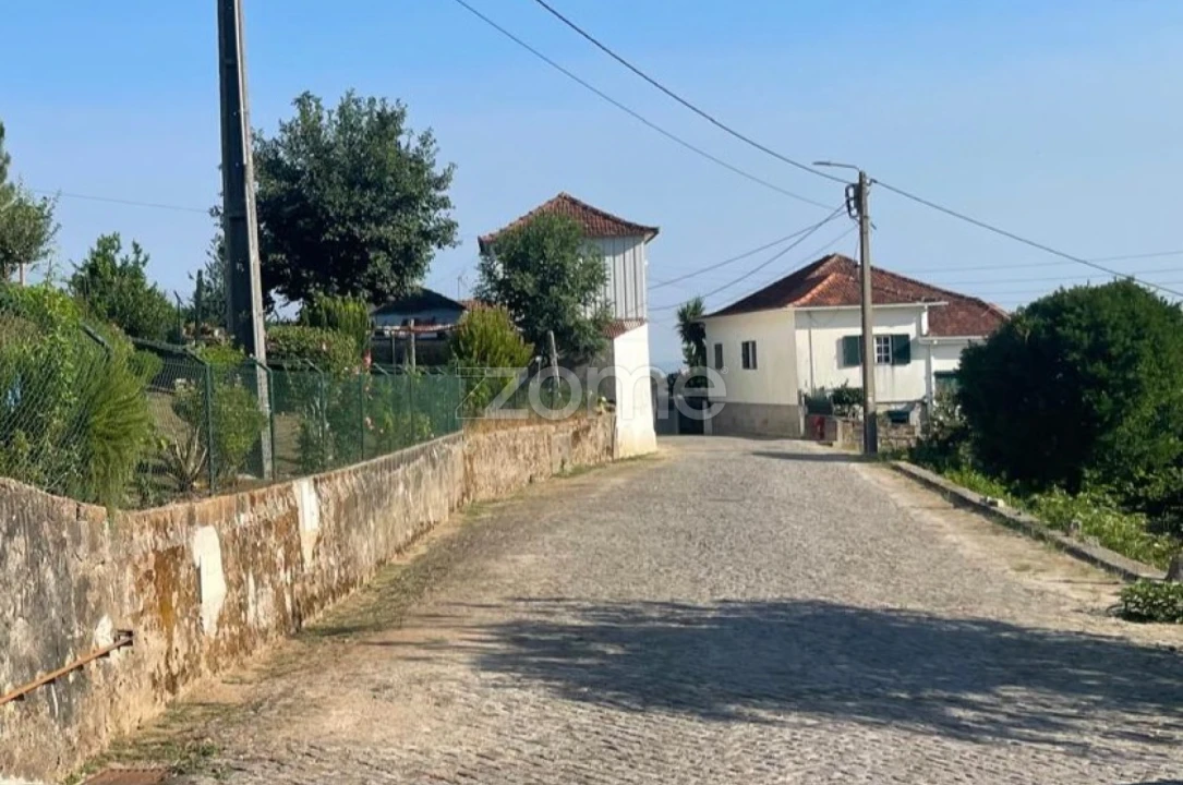 Terreno para Venda em Lamelas e Guimarei Foto 2