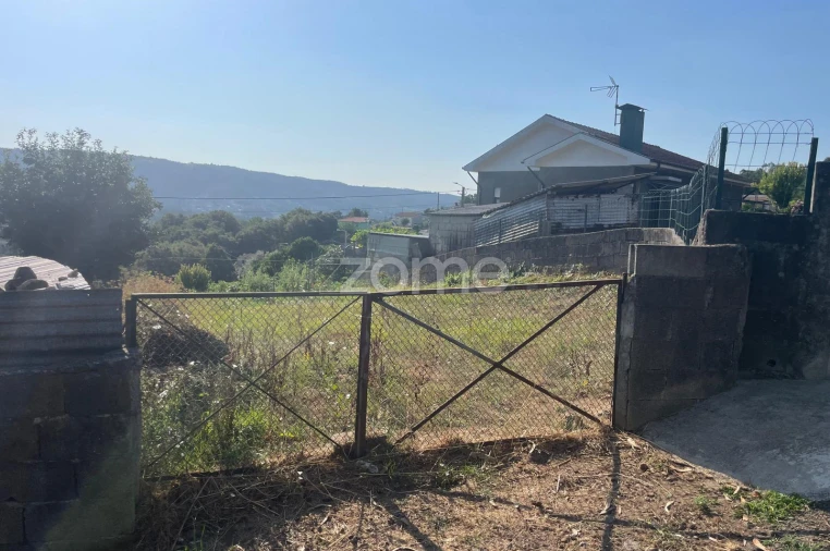 Terreno para Venda em Lamelas e Guimarei Foto 9