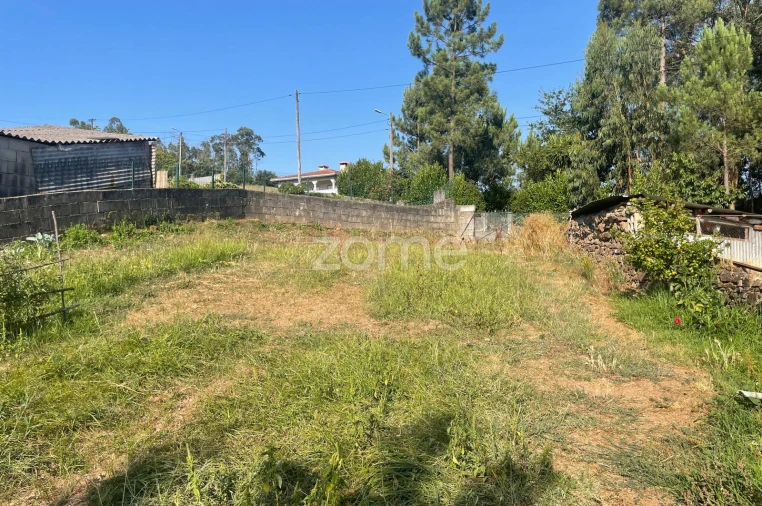 Terreno para Venda em Lamelas e Guimarei Foto 4