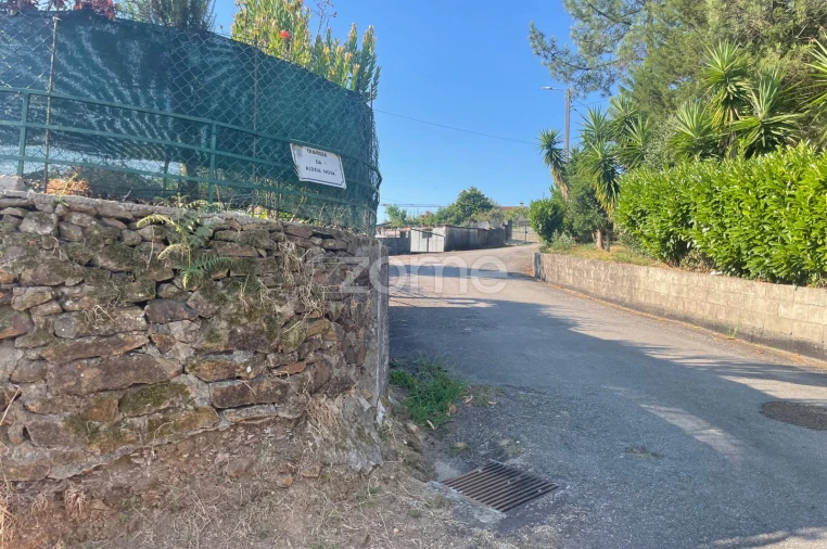 Terreno para Venda em Lamelas e Guimarei Foto 8