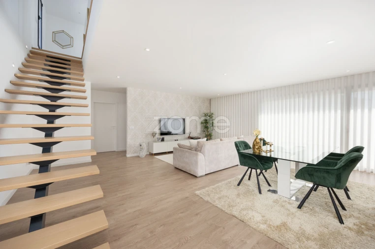 Moradia T4 para Venda em Leiria, Pousos, Barreira e Cortes Foto 15