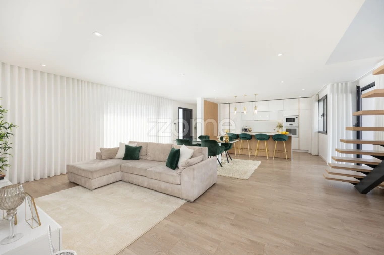 Moradia T4 para Venda em Leiria, Pousos, Barreira e Cortes Foto 4