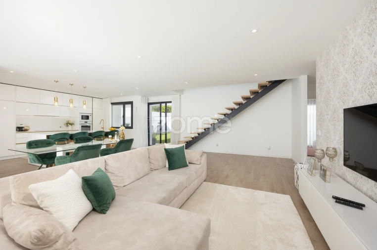 Moradia T4 para Venda em Leiria, Pousos, Barreira e Cortes Foto 3