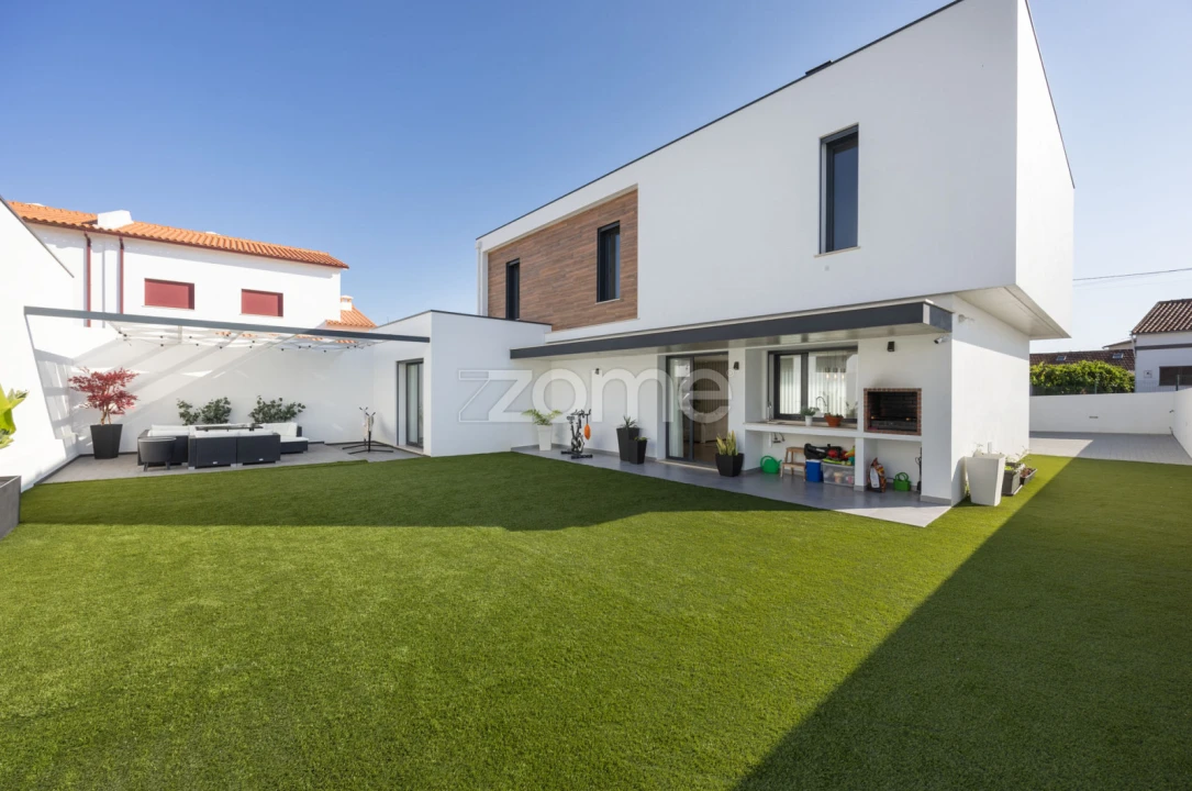 Moradia T4 para Venda em Leiria, Pousos, Barreira e Cortes Foto 18