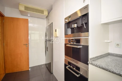Apartamento T3 para Venda em Parque das Nações