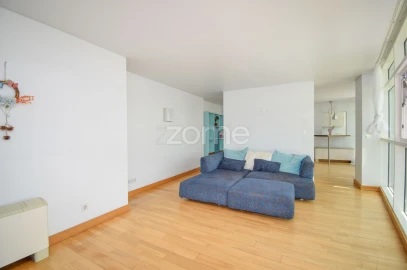 Apartamento T3 para Venda em Parque das Nações