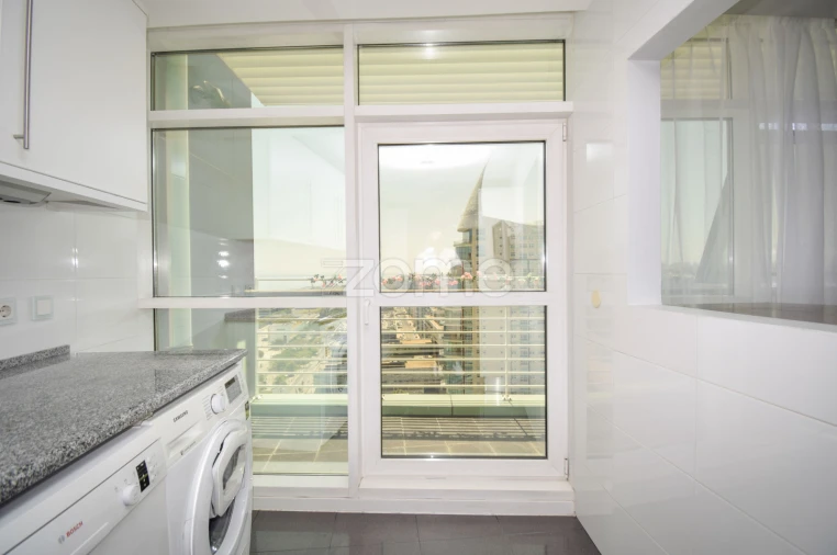 Apartamento T3 para Venda em Parque das Nações Foto 4