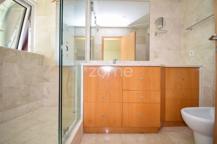 Apartamento T3 para Venda em Parque das Nações Foto 28