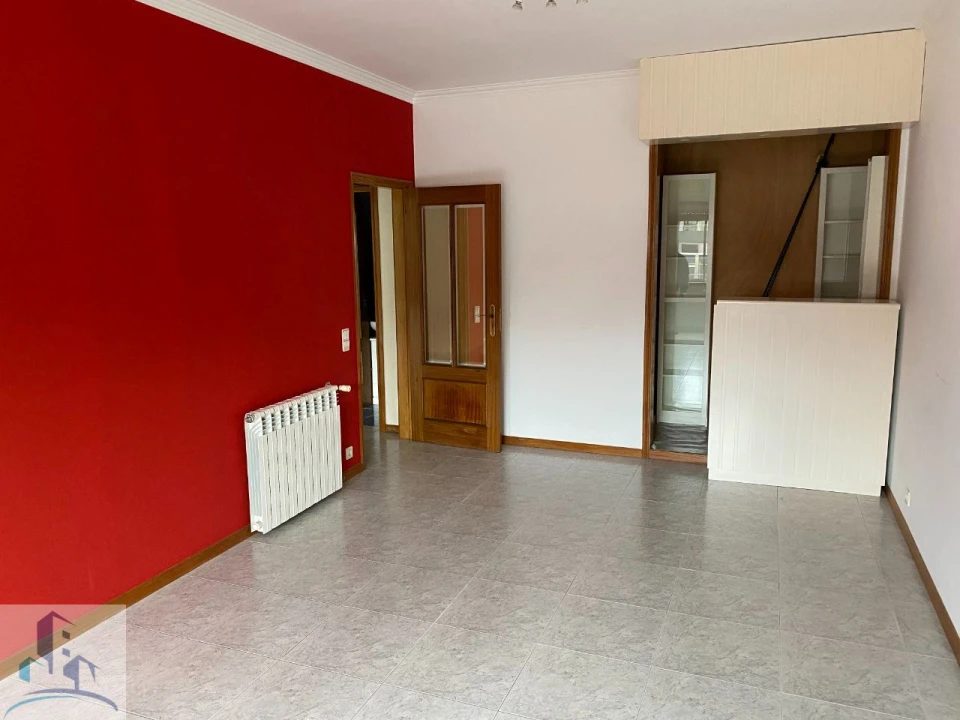 Apartamento T2 para Venda em Nogueira da Regedoura Foto 11