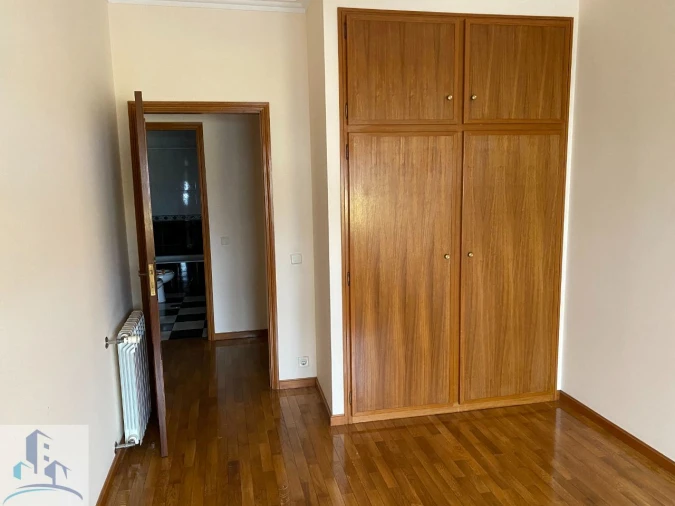 Apartamento T2 para Venda em Nogueira da Regedoura Foto 5
