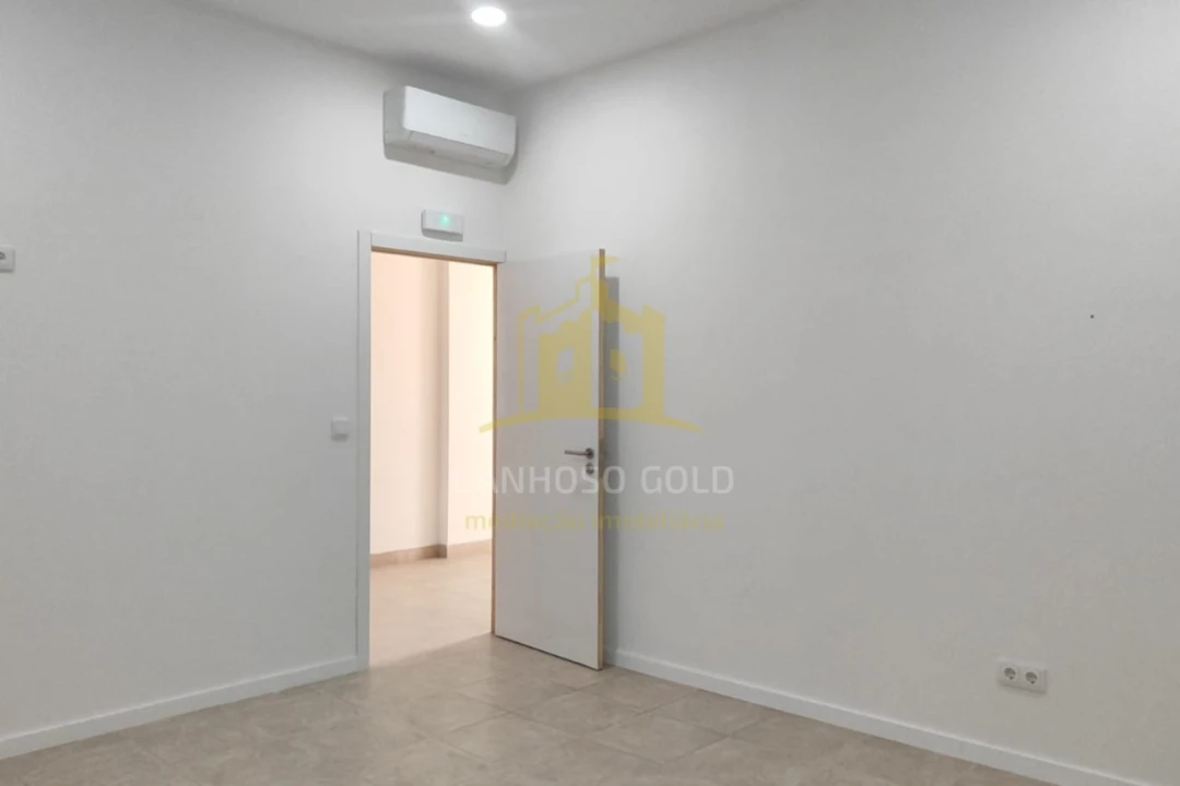 Loja para Arrendamento em Gualtar Foto 6