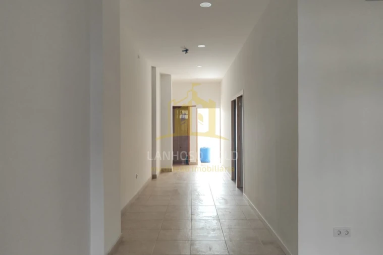 Loja para Arrendamento em Gualtar Foto 4