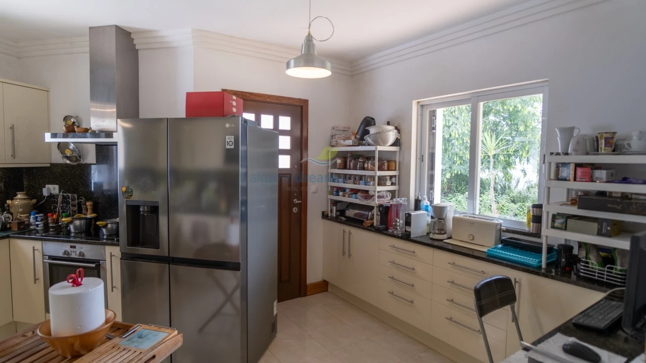 Moradia T4 para Venda em Albufeira e Olhos de Água Foto 16