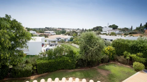 Moradia T4 para Venda em Albufeira e Olhos de Água