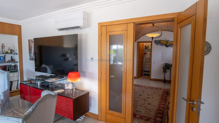 Moradia T4 para Venda em Albufeira e Olhos de Água Foto 11