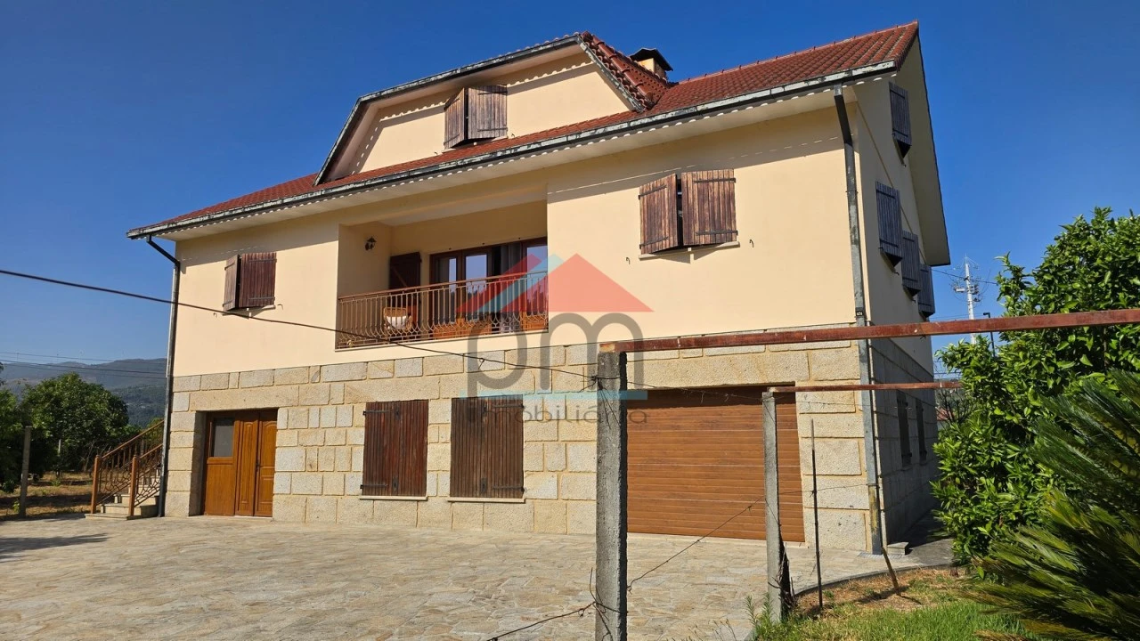 Moradia T7 para Venda em Segude Foto 5